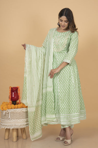Queenley  Women's Green Cotton Ankle Length Anarkali Kurta Set